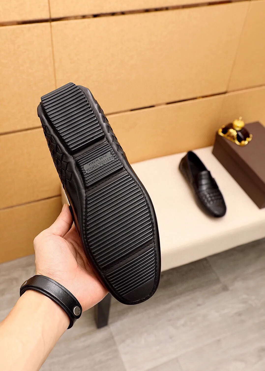 Men's Men's Shoes 💰: 480 💰💐 BV Men's Slip-on Shoes® [BOTTEGA VENETA] Official website counter new model, one-to-one mold opening ⚠Italian calfskin ➕Embossed ➕Cow 🐂 leather lining. Driving slip-ons, available at counters, sizes 38～44 (45🉑️customized)